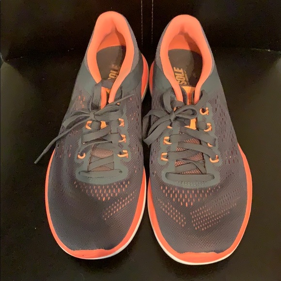 NIKE FLEX RUNNING SHOES!!!!  WOMENS SIZE 7 - Picture 2 of 4